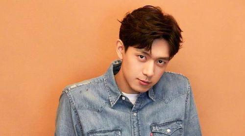 娱乐圈吃瓜李现,娱乐圈吃瓜达人，揭秘明星幕后故事  第2张